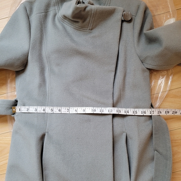 KENNETH COLE Convertible Collar Wool Blend Belted Maxi Coat Sage Color in Size 4 - Picture 8 of 9